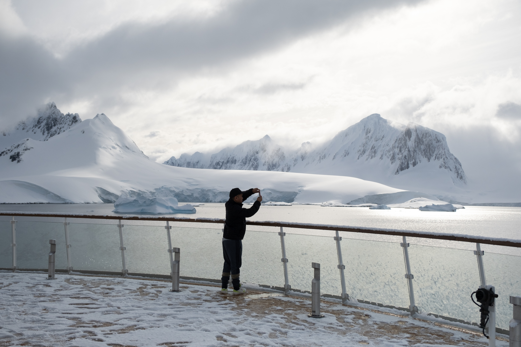 Antarctica snowstorm