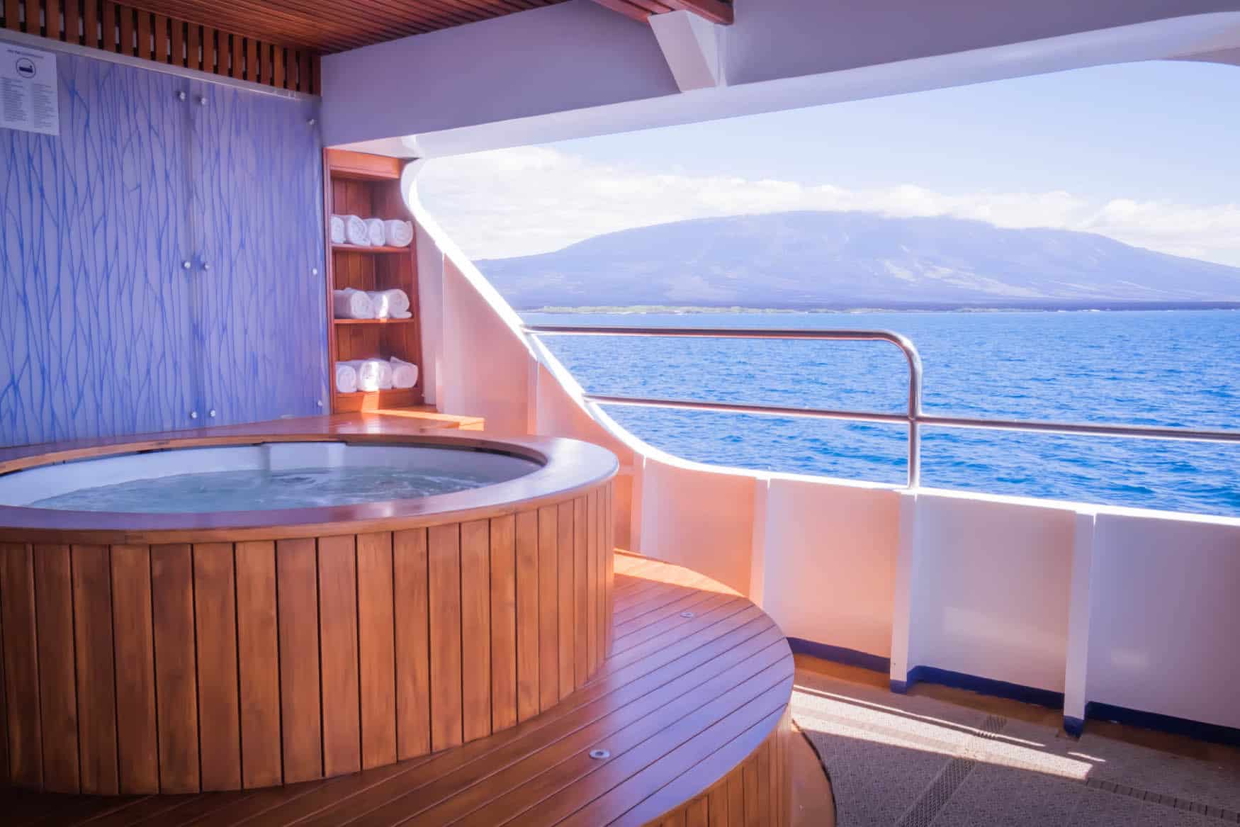 Galapagos Cruise - Hot Tub Santa Cruz II